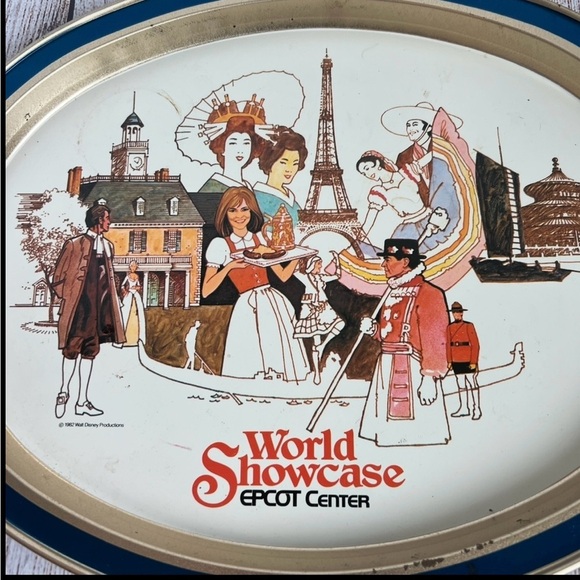1982 Walt Disney World Showcase EPCOT Center Metal Souvenir Tray WDW - Picture 3 of 7